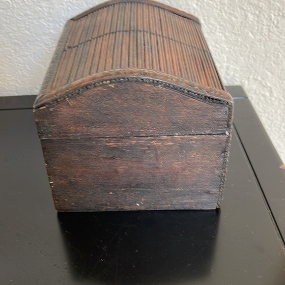 Small antique wooden decorative box - Picture 3 of 6